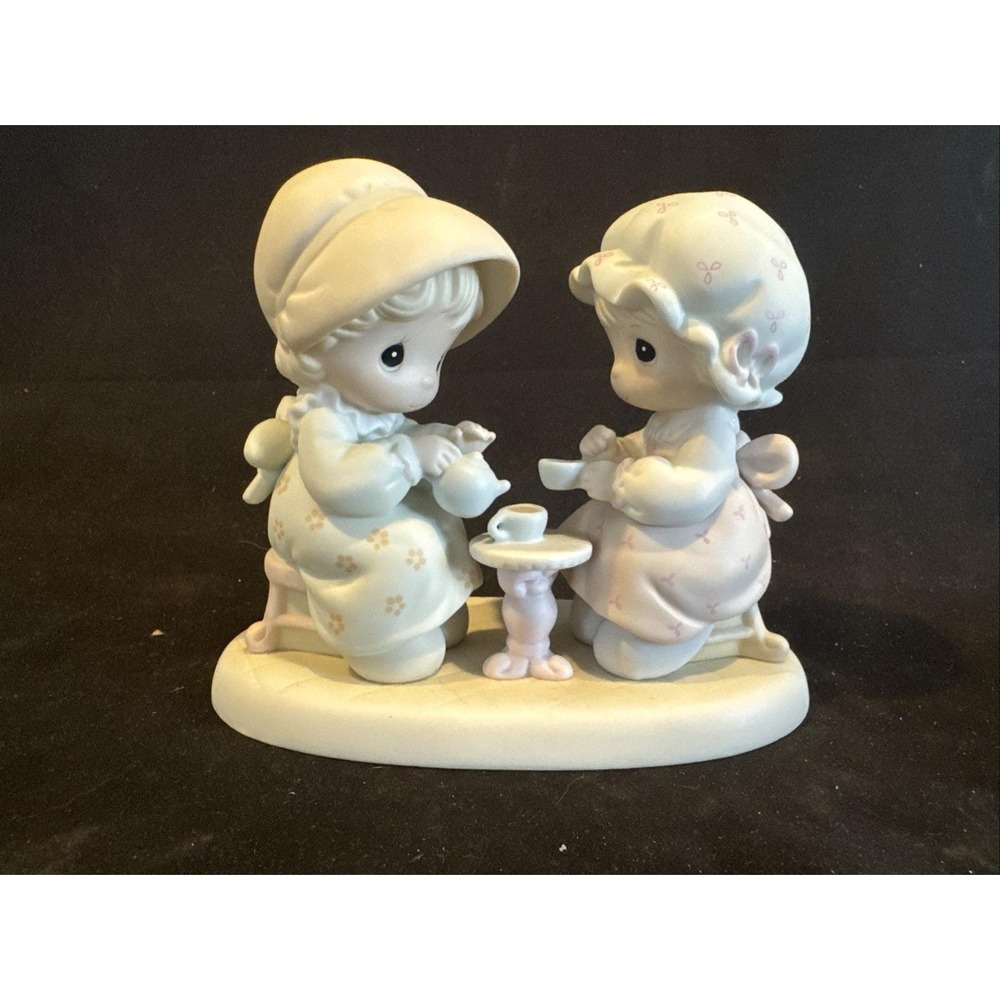 Precious Moments "Friendship Hits The Spot" Figurine #520748 Enesco 1988